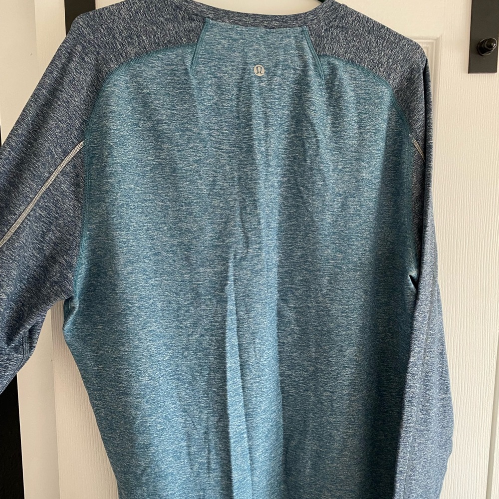 Thermal long sleeve size large Lululemon